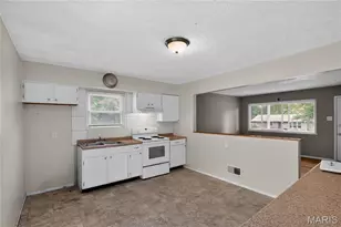 7480 Castro Dr, Saint Louis, MO 63135 - Photo 11