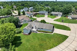 1 Wood Eagles Ct, Saint Charles, MO 63303 - Photo 9