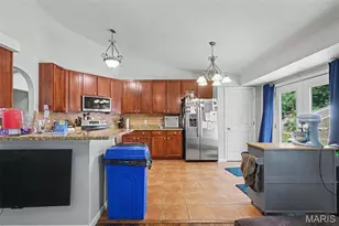 227 Highland Meadows Dr, Wentzville, MO 63385 - Photo 11