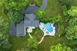 34 Somerset Downs Dr, Ladue, MO 63124 - Photo 5