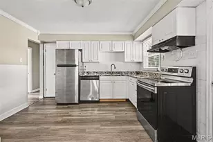 30 St Edward Ln, Florissant, MO 63033 - Photo 5