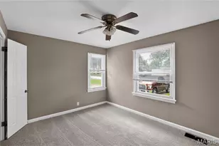 1053 Gabriel Dr, Saint Louis, MO 63137 - Photo 11