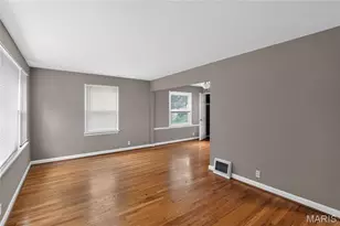 1053 Gabriel Dr, Saint Louis, MO 63137 - Photo 5