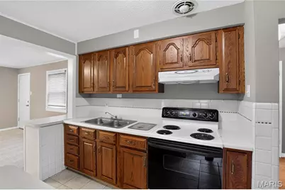 1053 Gabriel Drive, Saint Louis, MO 63137 - Photo 9