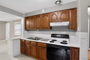 1053 Gabriel Dr, Saint Louis, MO 63137 - Photo 9