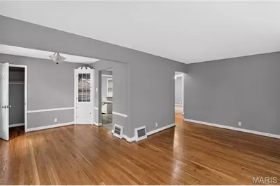 1053 Gabriel Drive, Saint Louis, MO 63137 - Photo 7