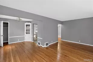 1053 Gabriel Dr, Saint Louis, MO 63137 - Photo 7
