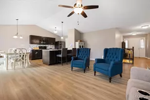 405 Jockeys Run, Wentzville, MO 63385 - Photo 3