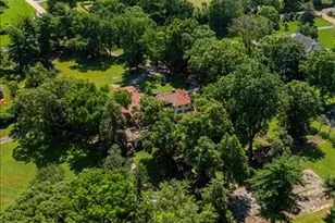 1601 S Warson Rd, Ladue, MO 63124 - Photo 1