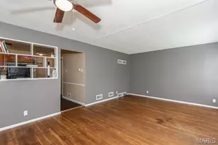 10205 Gourock Dr, Saint Louis, MO 63137 - Photo 5