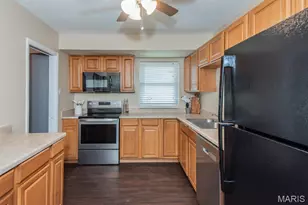 10205 Gourock Dr, Saint Louis, MO 63137 - Photo 7