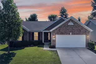 156 Hidden Bluffs Dr, Lake Saint Louis, MO 63367 - Photo 3