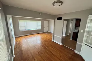 10235 Cabot Dr, Bellefontaine Neighbors, MO 63137 - Photo 5
