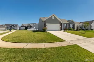 393 Victory Height Dr, Wentzville, MO 63385 - Photo 3