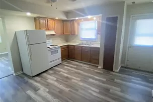 105 E Oak St, Warrenton, MO 63383 - Photo 5