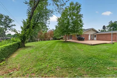 334 Country Club Drive, Ballwin, MO 63011 - Photo 37