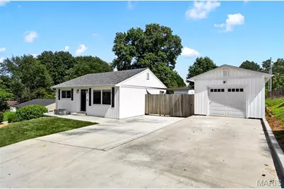11 Robin Drive, Saint Charles, MO 63301 - Photo 1