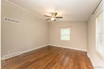 250 Sunset Drive, Ballwin, MO 63011 - Photo 5
