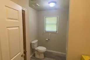 105 E Oak St, Warrenton, MO 63383 - Photo 11