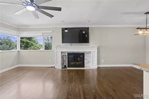 4684 Venarde Dr, Saint Louis, MO 63128 - Photo 9