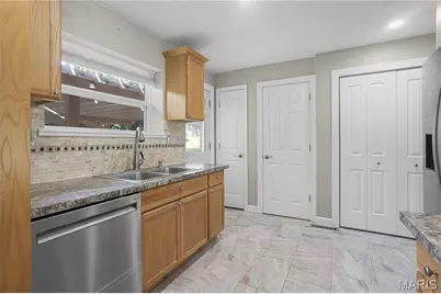 4684 Venarde Drive, Saint Louis, MO 63128 - Photo 15