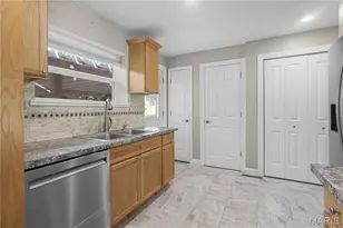 4684 Venarde Dr, Saint Louis, MO 63128 - Photo 15