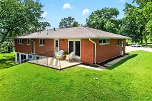 7650 Sunray Ln, Saint Louis, MO 63123 - Photo 31