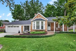 423 Maelln Dr, Webster Groves, MO 63119 - Photo 1