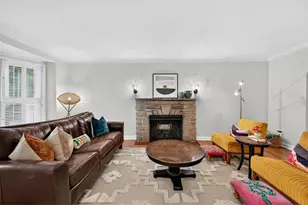 423 Maelln Dr, Webster Groves, MO 63119 - Photo 3