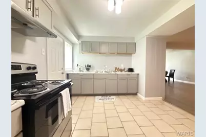 8428 Saint Olaf Drive, Saint Louis, MO 63134 - Photo 9