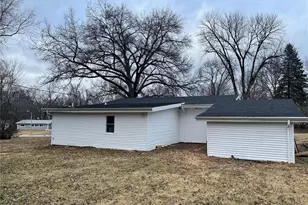 8428 St Olaf Dr, Saint Louis, MO 63134 - Photo 3