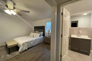 8428 St Olaf Dr, Saint Louis, MO 63134 - Photo 9