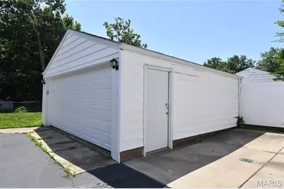 358 W Loretta Avenue, Lemay, MO 63125 - Photo 35