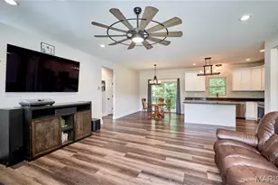 105 Merz Mdws Dr, Troy, MO 63379 - Photo 3
