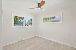 4327 Sinnwell Dr, Saint Louis, MO 63123 - Photo 15