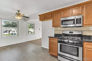 10724 St Matthew Ln, Saint Ann, MO 63074 - Photo 11