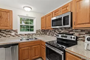 1511 Hampton Hall Dr, Chesterfield, MO 63017 - Photo 15