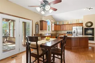 2561 Christopher Oaks Ct, Oakville, MO 63129 - Photo 15