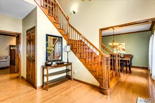 2561 Christopher Oaks Ct, Oakville, MO 63129 - Photo 5
