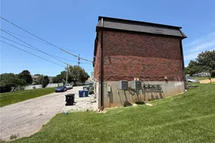 9548 Chamblin Dr, Saint Louis, MO 63123 - Photo 29