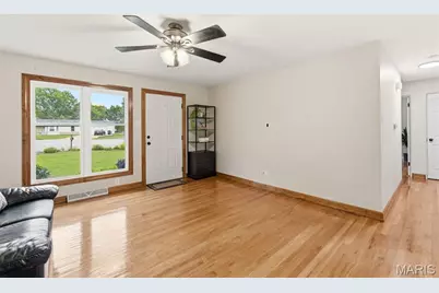 32 W Meadow Lane, Ellisville, MO 63021 - Photo 3