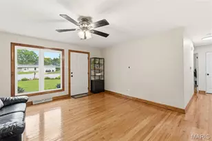 32 W Meadow Ln, Ellisville, MO 63021 - Photo 3