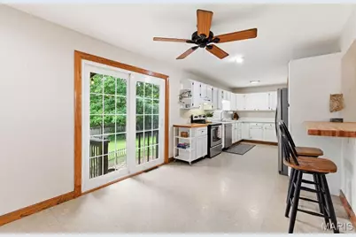 32 W Meadow Lane, Ellisville, MO 63021 - Photo 5