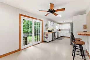 32 W Meadow Ln, Ellisville, MO 63021 - Photo 5