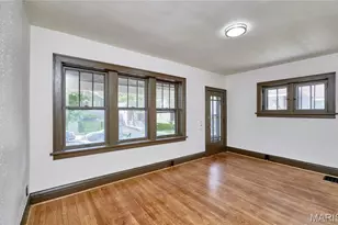 5021 Ray Ave, Saint Louis, MO 63116 - Photo 5