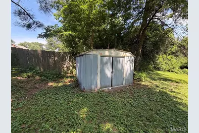 8733 Mavis Place, Saint John, MO 63114 - Photo 19
