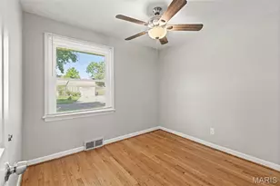 570 St Christina Ln, Florissant, MO 63031 - Photo 9