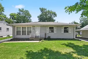 570 St Christina Ln, Florissant, MO 63031 - Photo 1