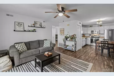 621 S Kirkwood Road #202, Kirkwood, MO 63122 - Photo 3
