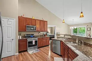 185 Roxbury Dr, O'Fallon, MO 63366 - Photo 11